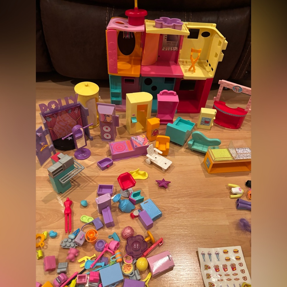 Vintage 2000’s Large Lot Polly Pockets Designer Mall Playset - Picture 6 of 8